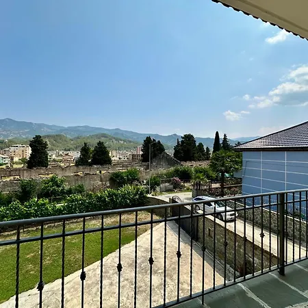 Mountin View & Rafting In بيت للعطل Përmet