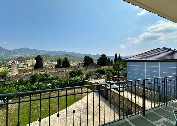 Mountin View & Rafting In 度假居 Përmet